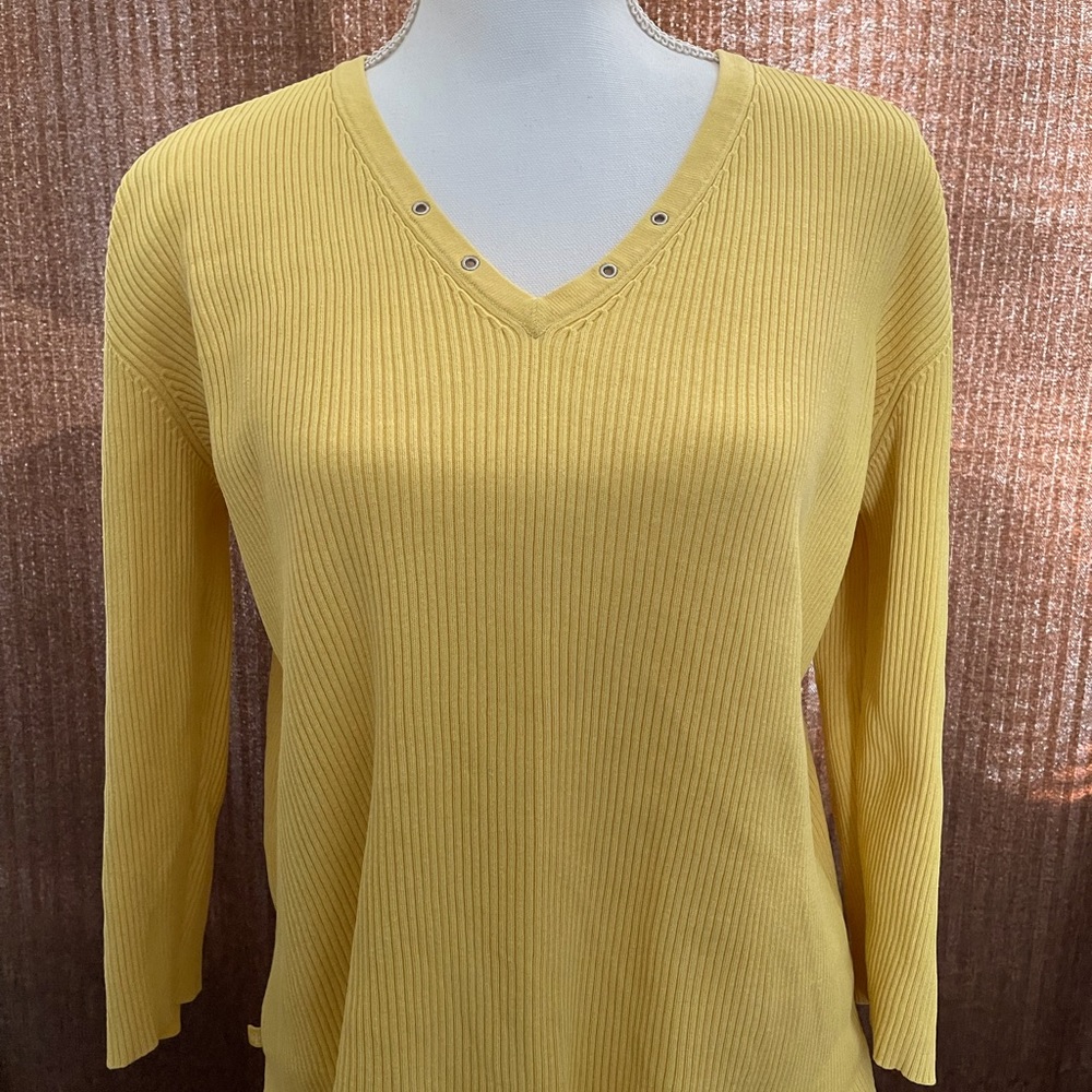 Lauren Ralph Lauren V-Neck 3/4 Sleeves Woman’s Top,Used,Good Condition 💫